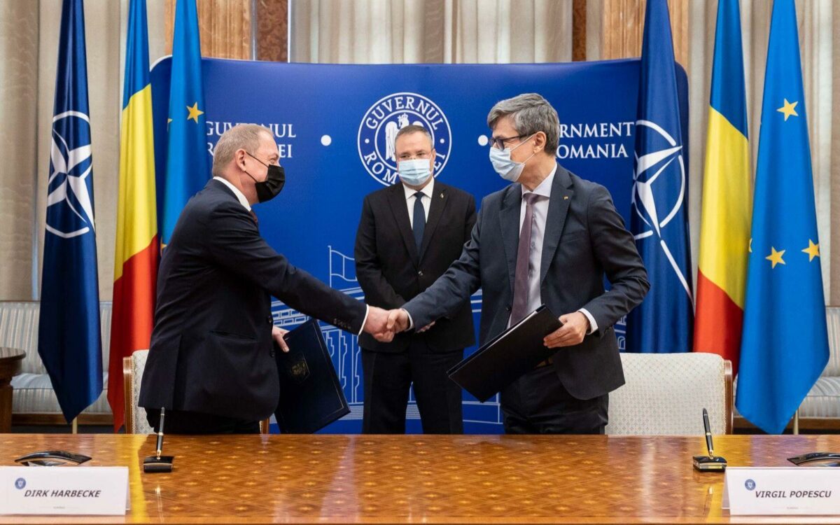 Rock Tech's Chairman, Dirk Harbecke, and Virgil Popescu, the Minister of Energy for Romania, sign the Memorandum of Understanding.