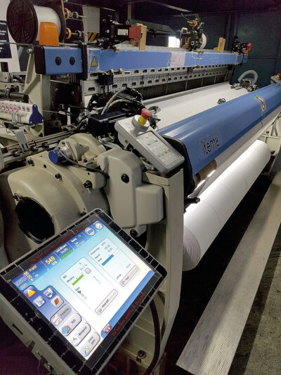 Fully automated, state-of-the-art gauntlet-weaving machine