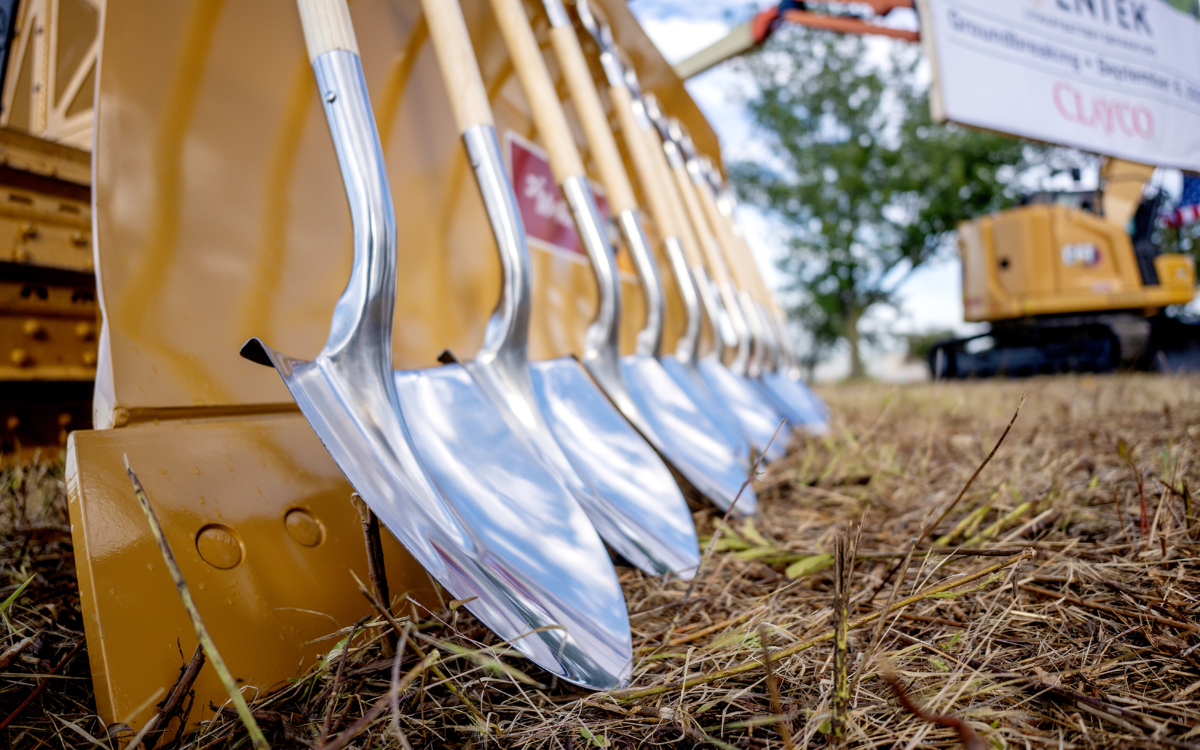 shovels for groundbreaking