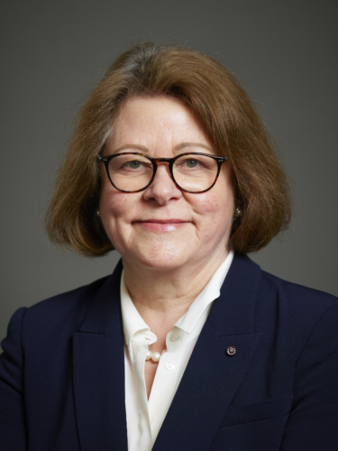head and shoulders woman in glasses